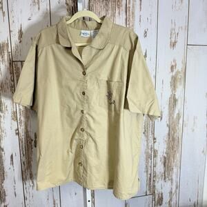 Bobbie Brooks Woman, Beige Button Down Shirt. Size 22/24. In excellent condition